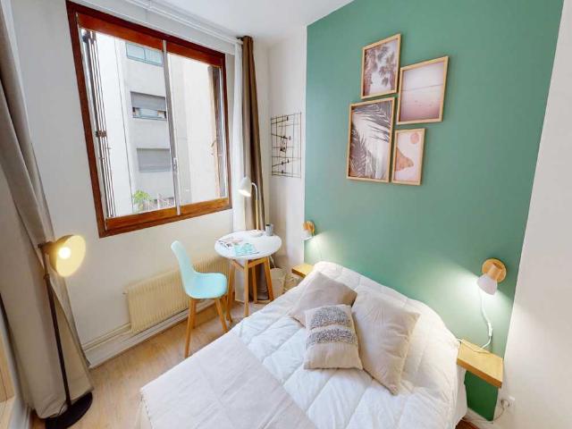 Chambre à Paris Rue François Villon, Saint Lambert