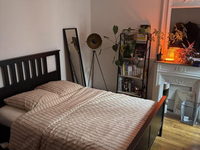 Chambre lumineuse de 18m2 à Gambetta