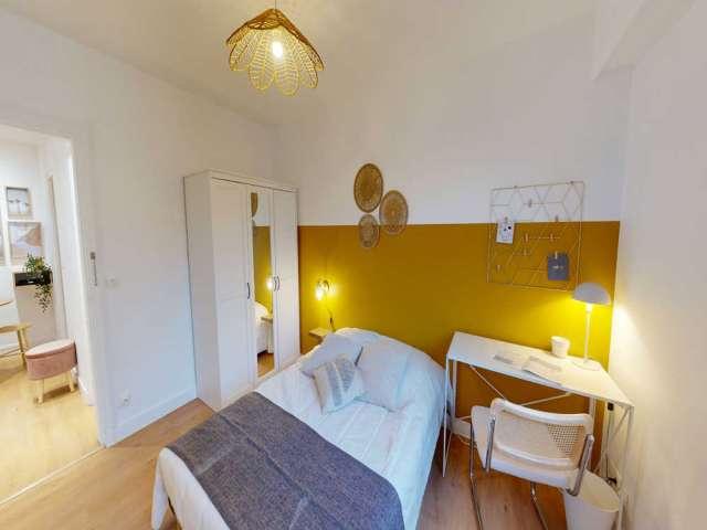 Chambre en colocation dans un appartement de 4 chambres à louer à Paris