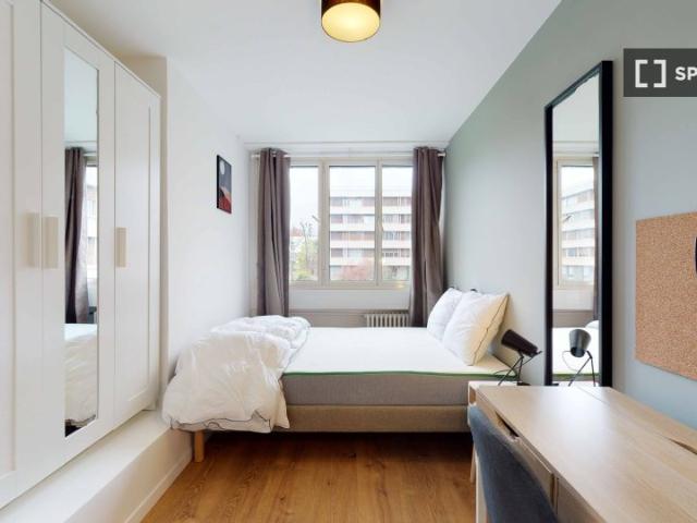 Chambre dans un appartement partagé de 10 chambres à Plateau Victor Hugo