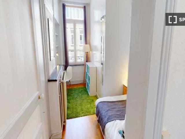 Chambre partagée dans un appartement de 3 lits à Wazemmes, Lille