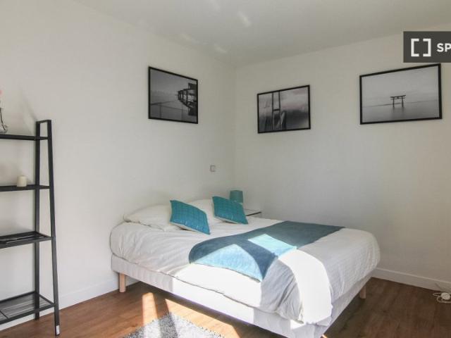 Chambre partagée dans un appartement de 5 chambres à louer à Plaine Gare, Paris