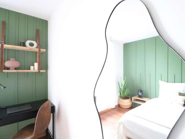 Chambre style dandy de 13 m² à louer dans un coliving à Lille LIL09