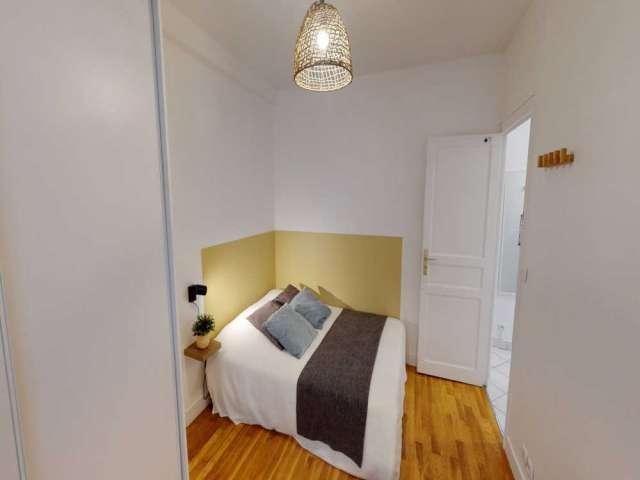 Chambre simple confortable