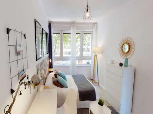 Chambre simple confortable