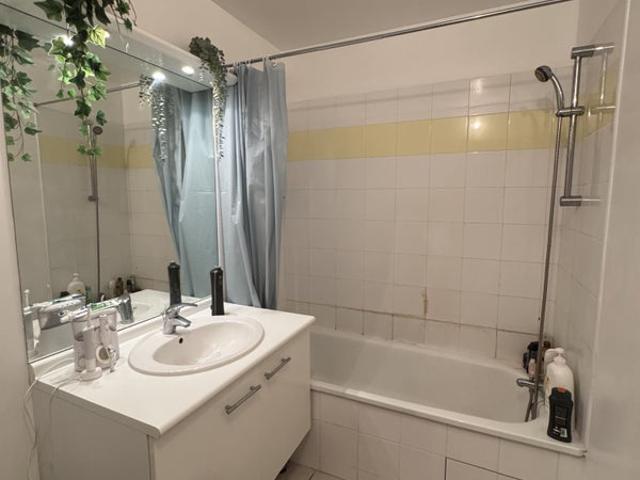 Chambre spacieuse centre ville
