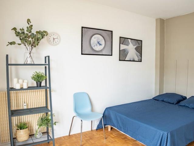Chambre spacieuse et chaleureuse – 16m²
