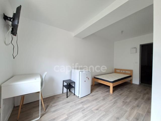 Chambre 14 m² avec salle d'eau et WC privatifs – Colocation meublée – 420 € CC – Roubaix