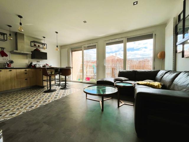 chambre 15m2 SDB privée, grand balcon