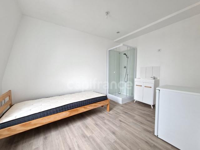 Chambre 10 m² avec salle d'eau – Colocation meublée – 370 € CC – Roubaix