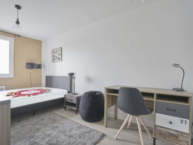 Chambre 2 CAZENEUVE