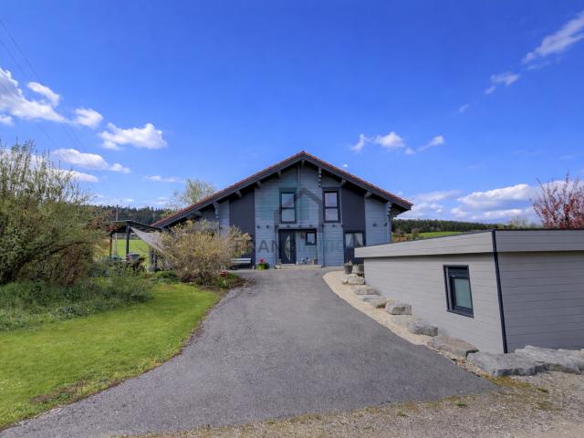 CHAMESEY CHALET SUR SOUS SOL