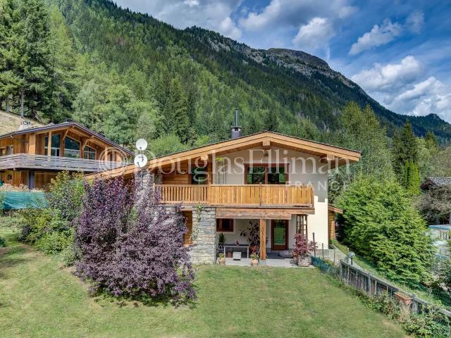 CHAMONIX Un chalet de 3 chambres à La Joux