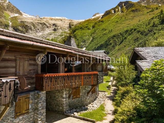 CHAMONIX Chalet de 4 chambres en bas des pistes 124m² Chamonix Mont Blanc