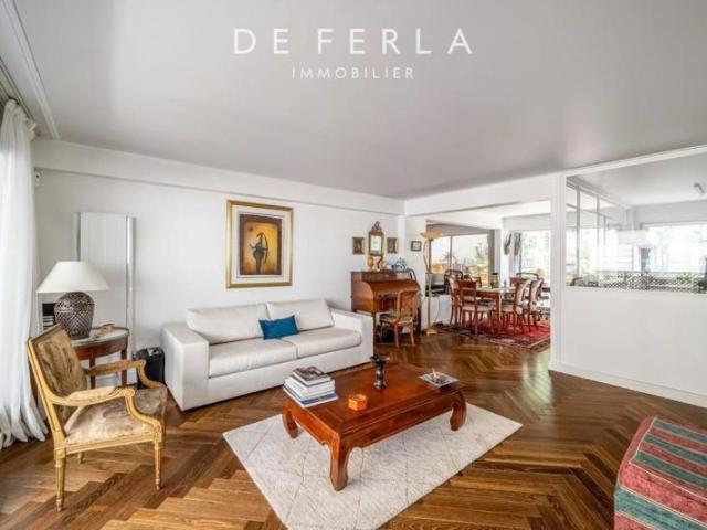Champ de Mars – 58 m² traversant, 2 terrasses