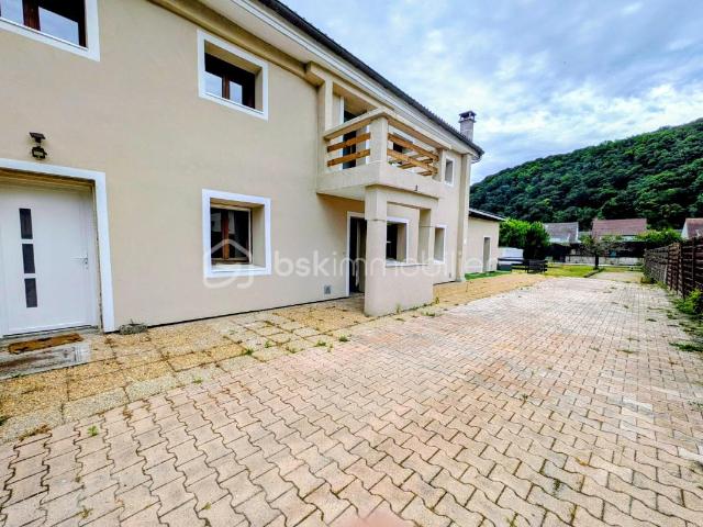 CHAMP SUR DRAC 38560 MAISON FAMILIALE DE 101m² SUR PARCELLE DE 670m² 3 CHAMBRES, GRAND JARDIN, CABANON