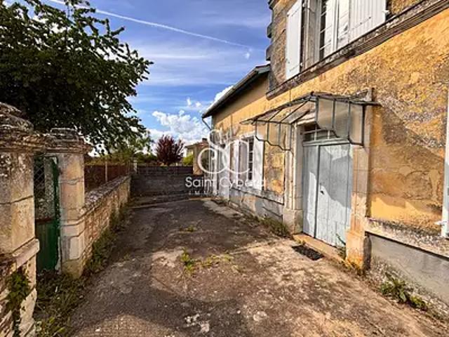 Champmillon 16290 Achat / Vente maison 5 pièces t5 au dernier étage parking