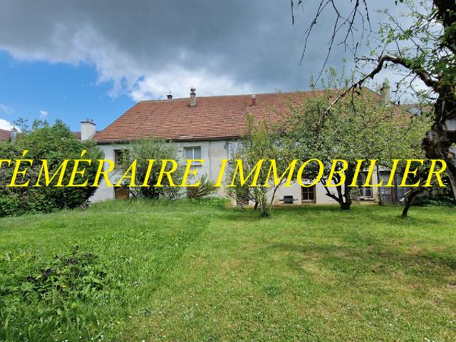 CHAMPAGNOLE 2 mins Ancienne ferme rénovée de 240m2 hab