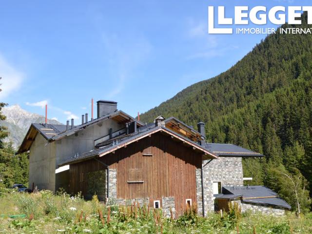 Champagny le Haut – Chalet à rénover avec énorme potentiel. À 7 min de Paradiski