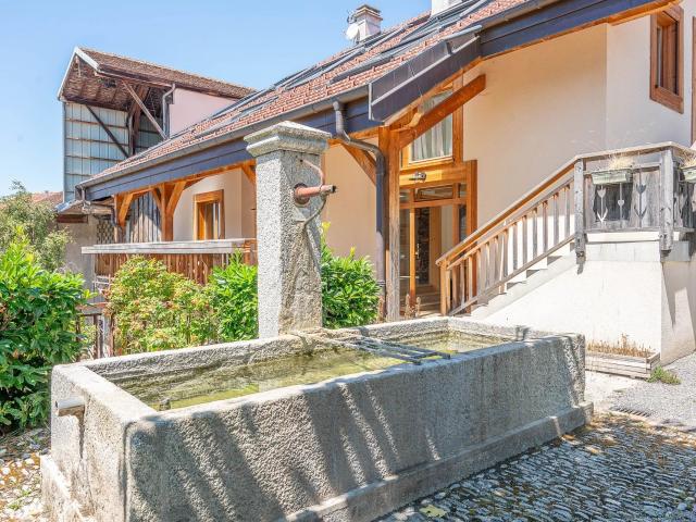 Champanges Ferme chalet traditionnelle mitoyenne 6 chamb. 346m² Champanges