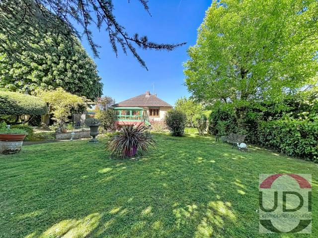 CHAMPCUEIL – PLAIN PIED INDIVIDUEL SUR SOUS SOL TOTAL – VUE FORÊT – TERRAIN PAYSAGÉ DE 1 554 m²