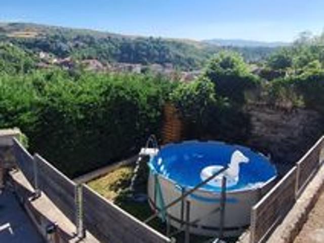 Champeix, 63320, Maison 170 m², 3 chres, terrasses, stationnements, terrain, cave, atelier 295 000 euros FAI