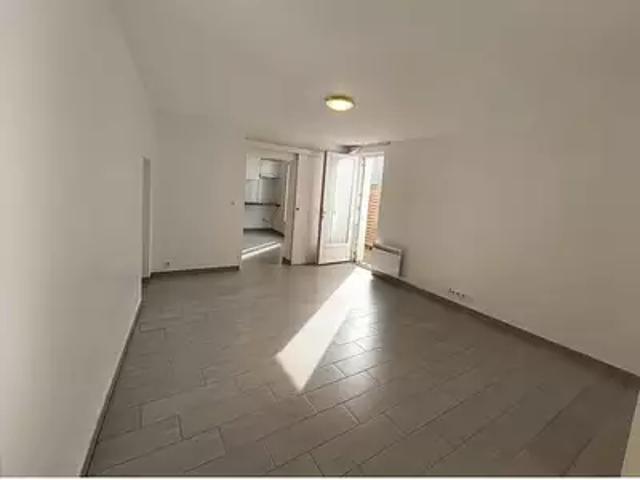 Champs sur Marne 77420 Location appartement 1 pièce t1 terrasse