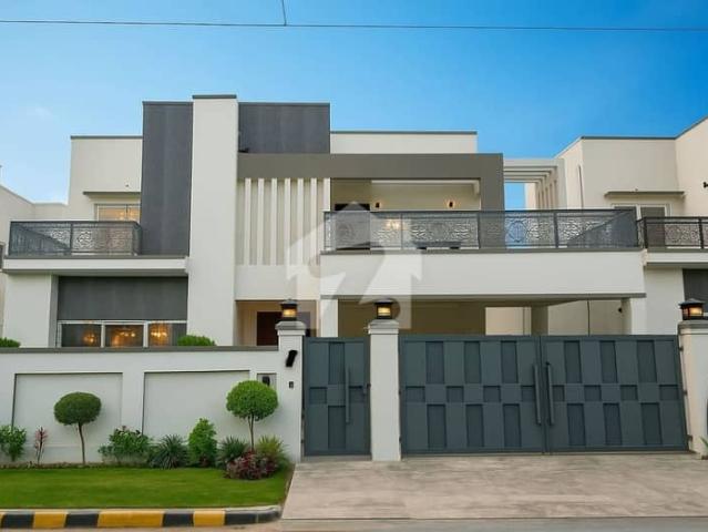 Chance buy 500 sq yards house in falcon limited opportunity!