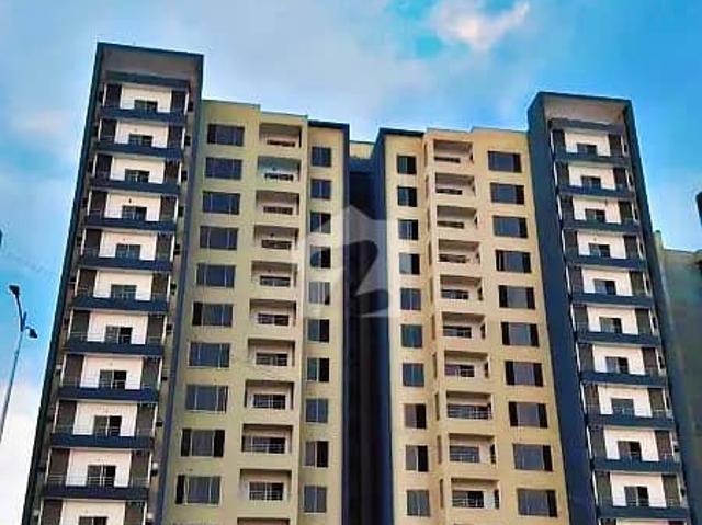Chance deal 4 bed dd apartment for sale