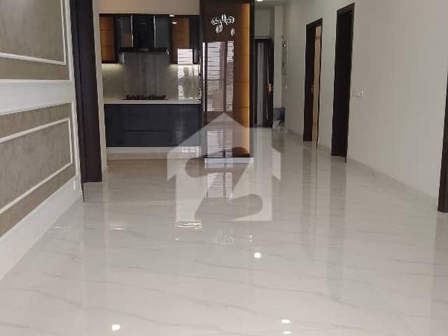 Chance deal 4 room & 5 room apartment for sale at samrina grand