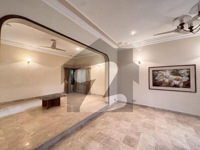 Chance Deal | 500 Yards House For Sale | DHA Phase 7, Karachi A Great Opportunity To Grab A 500 Yards House In A Prime Location Of Phase 7. Old Construction But Well Maintained | Ideal For Living, Renovation, Or Future Rebuild. DHA Phase 7