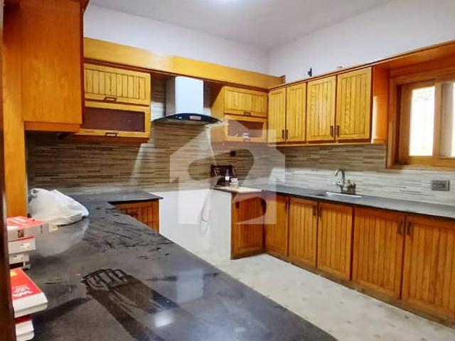 Chance deal 525 yards bungalow for sale at dha phase 5 near badban