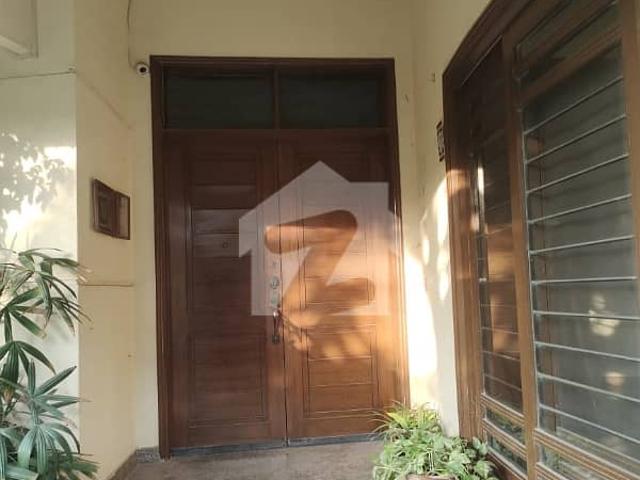 CHANCE DEAL FOR INVESTORS Main Kh Bukhari 500 Yards 2 Units House For Sale