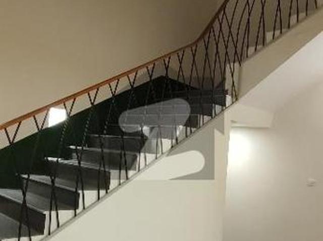 CHANCE DEAL Designer Villa Prime Location B 17