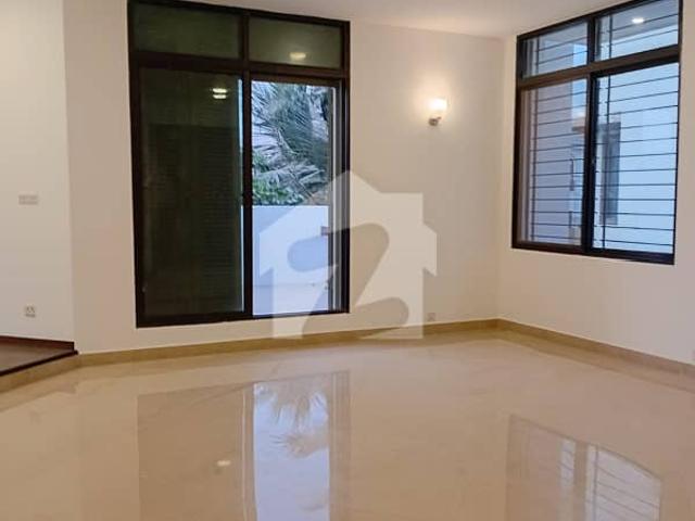 Chance Deal Luxurious 666 Sq Yard Bungalow DHA Phase 6