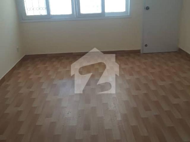 Chance Deal Luxury 3 Bedroom Huge Bathroom Drawing Dining Lounge Kitchen Full Floor Apartment For Rent