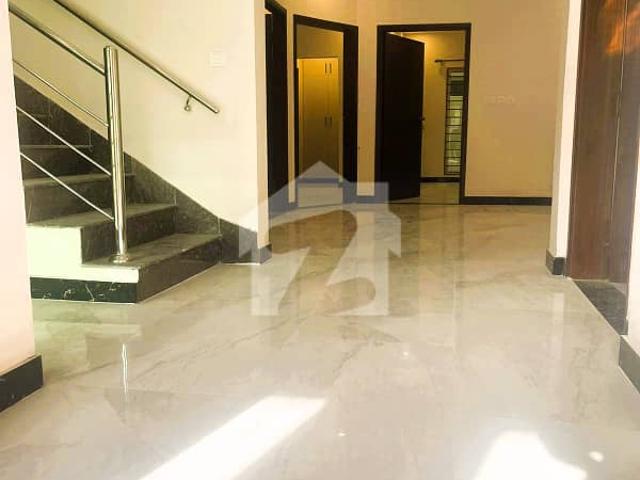 Chance Deal Park View 300 Sq Yards Brigadier House