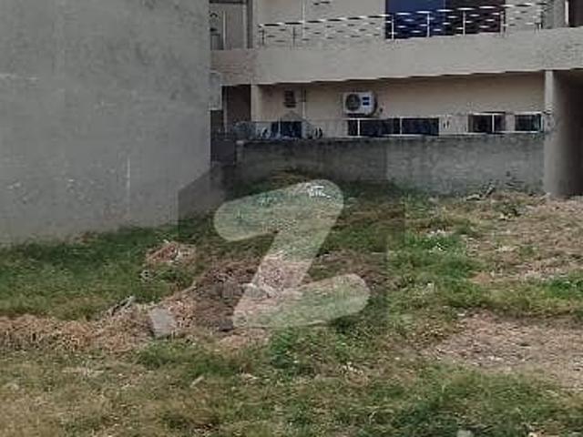 Chance deal prime location plot for sale
