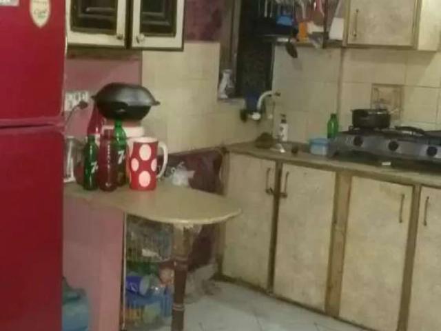 Chance Flat 2bed L 750sqft 2nd well maintain near johor mor 35 lacs Karachi Gulshan E Iqbal Block 13 ID 16143