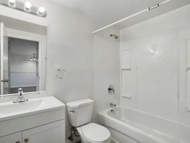Chancellor Gate 2 Bedroom Apartment for Rent at 403 Pendygrasse Rd, Saskatoon, SK S7M 5E5 Fairhaven