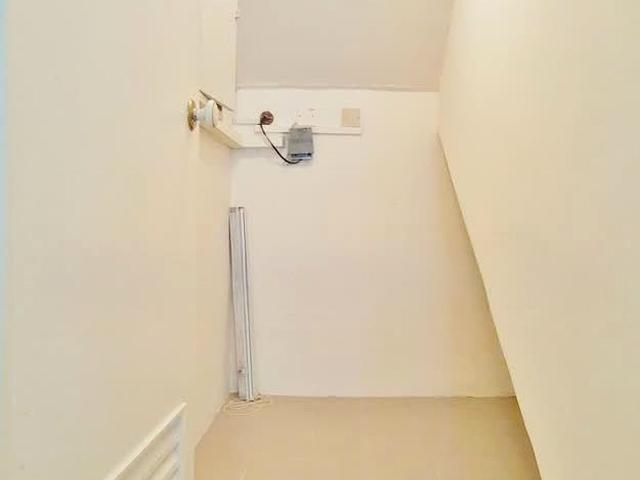 Chancery Grove D11, Terrace