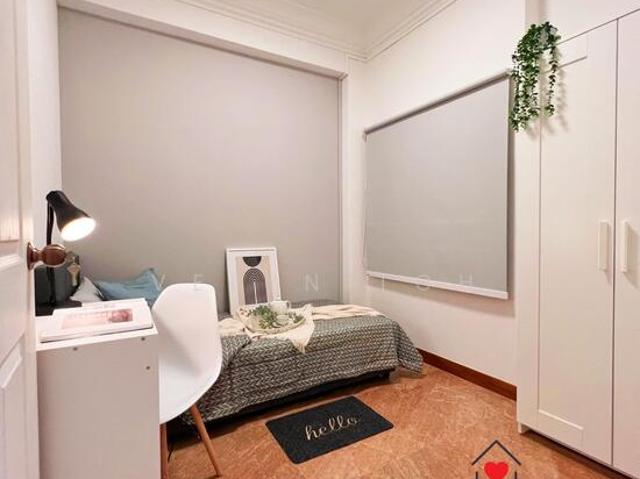 Changi Court Condominium For Rent, $1,600, 1 Bed 1 Bath 100 sqft $16.00 psf