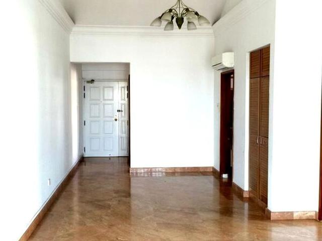 Changi Court D16, Condominium