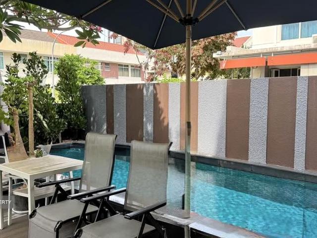 Changi Road D14, Terrace