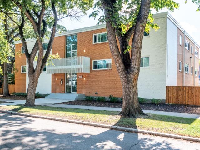 Chandelier Apartments