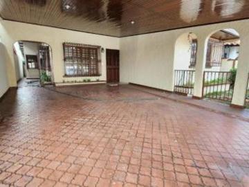 Chanis – Urb. Altos del Romeral