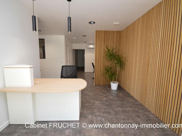 CHANTONNAY Beau local professionnel