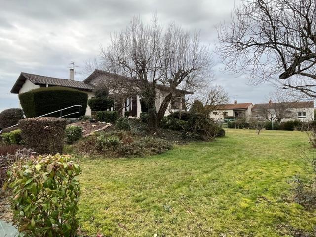 CHANTEHEUX PAVILON SUR SOUS SOL. 5 CHAMBRES. 1300 M² DE TERRAIN