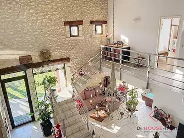 Neuvic 24190 Achat / Vente maison 8 pièces t8 au dernier étage terrasse