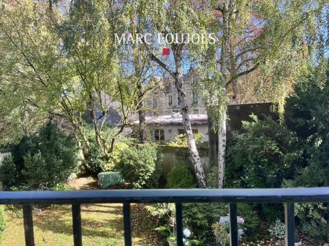 Chantilly Rez de Chaussée avec jardin privatif, Gare à pi. 111m² Chantilly